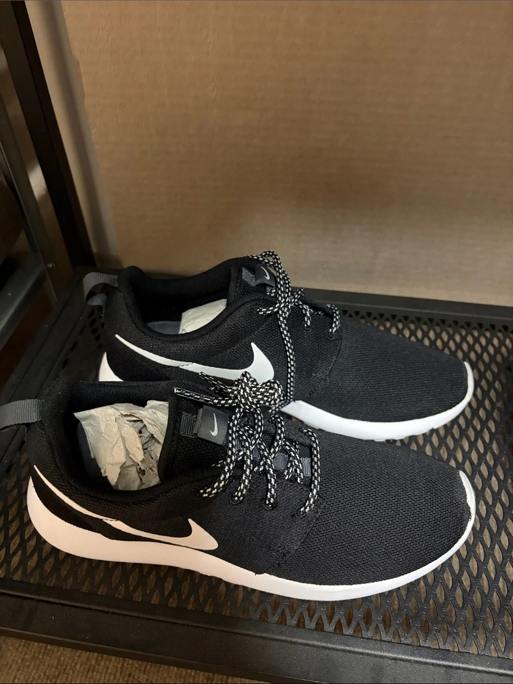 Nike Men’s Black and White Mesh Sneakers
